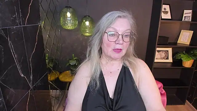 NataliMellow Adlı Modelin Canlı XXX Sohbeti