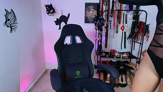 แชท XXX สดของ ariannaconnor_