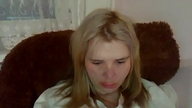 HornyElena live XXX chat