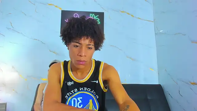 Spicy_guys 现场XXX聊天