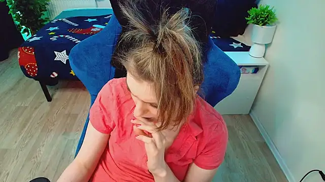 CranberryHot Adlı Modelin Canlı XXX Sohbeti