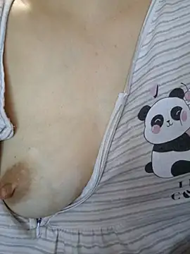 Emi_hot1 Chat XXX in diretta