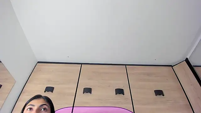 karol_lewiss' Live XXX Chat