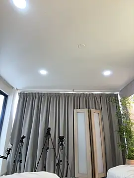 Chat +18 de LIAH_IZUMI ao vivo