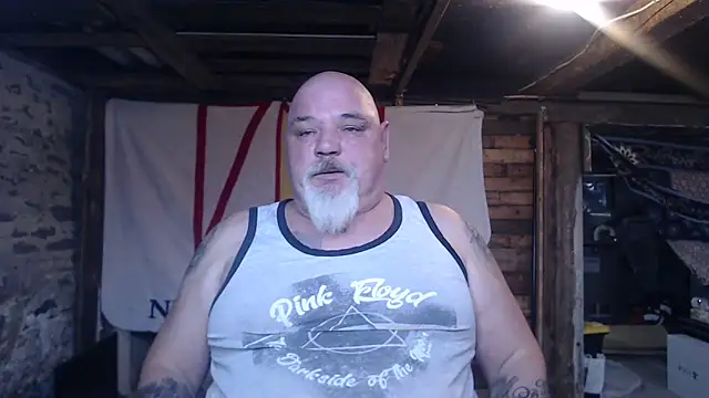 Newfiesausage1972's Live XXX Chat