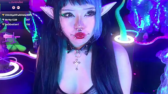 LaytonBox élő XXX-chatje