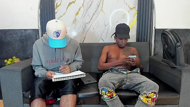 عرض كام Latins_on_fire