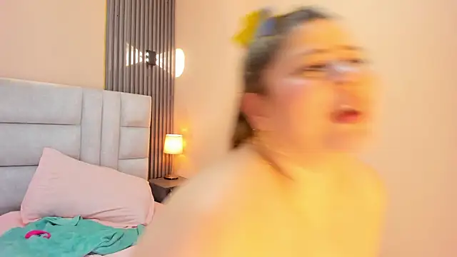 Chat +18 de EYMI_TOMSOM ao vivo