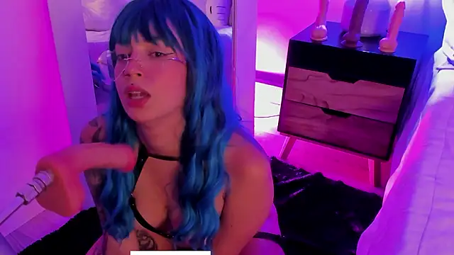 XXX chat uživo modela QueenRose___