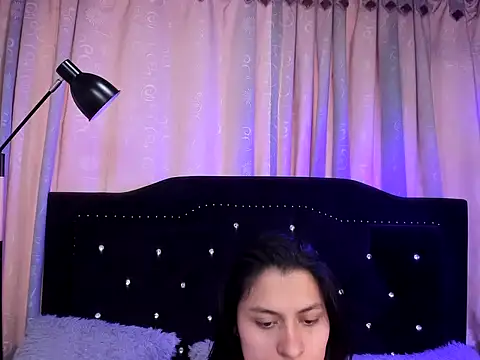 ava_jones11's Live XXX Chat