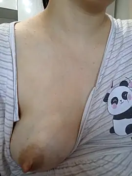 Chat +18 de Emi_hot1 ao vivo