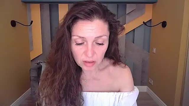 EllaLong's Live XXX Chat