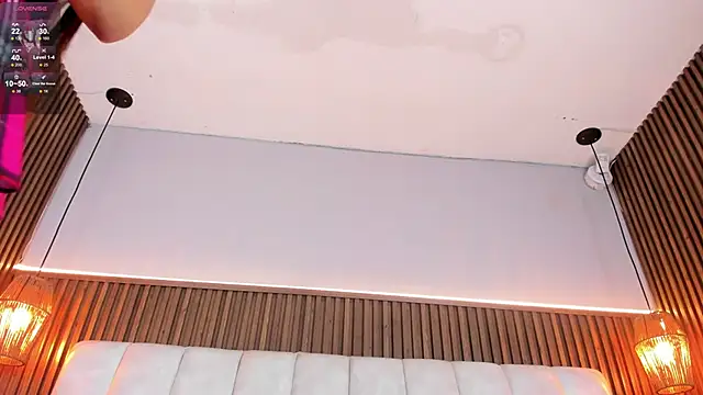 LisaLain Chat XXX in diretta