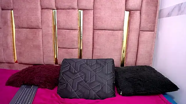 CHLOESHOW Adlı Modelin Canlı XXX Sohbeti