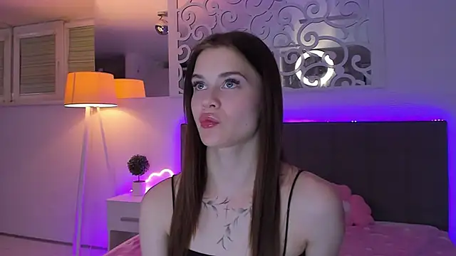 Chat +18 de LuisaClover ao vivo