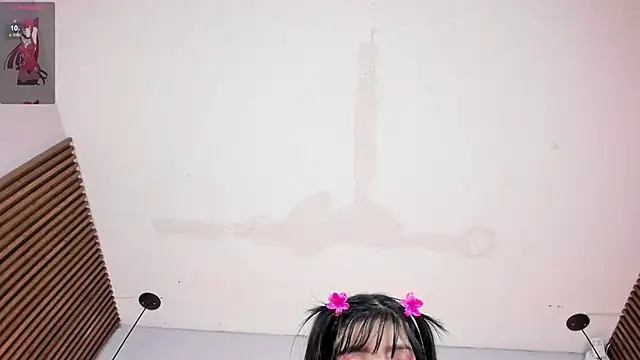 Chat +18 de LisaLain ao vivo