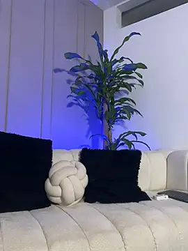 XXX chat uživo modela Frank_Farrell