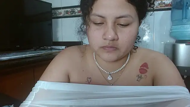 Baby_dirt élő XXX-chatje