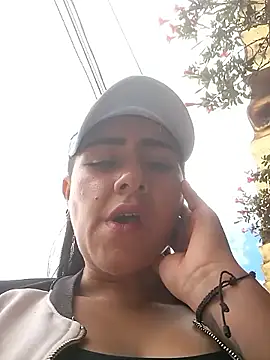 CAROLINE__07 লাইভ XXX চ্যাট