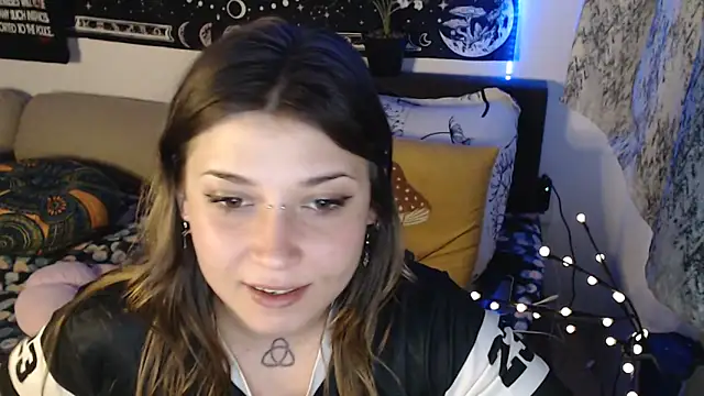 دردشة AlienforTwenty الجنسية المباشرة