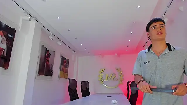 BenitoSaenz 라이브 XXX 채팅