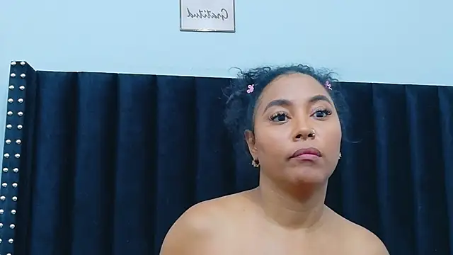 Онлайн чат XXX colombiamommy