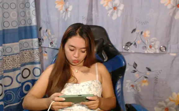 urlover_mae26 Adlı Modelin Canlı XXX Sohbeti