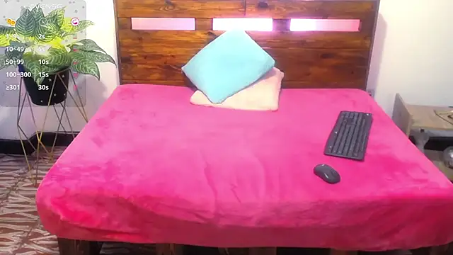 Chat XXX en directo de Yeseniaa25_