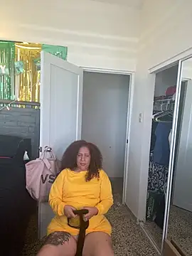 Chat +18 de ladycreamypr2 ao vivo