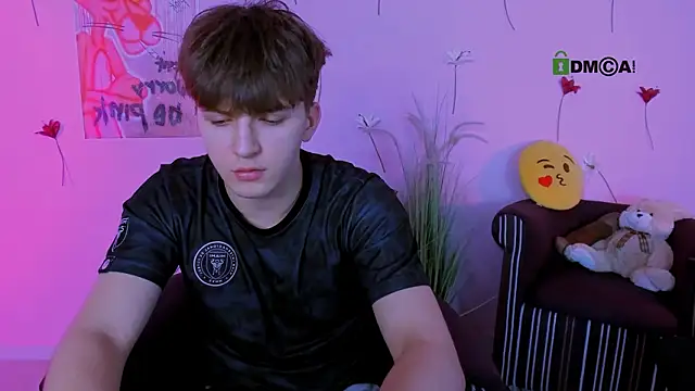 Онлайн чат XXX travis_wolf_