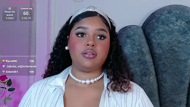 Chat XXX en directo de Helena-Snow