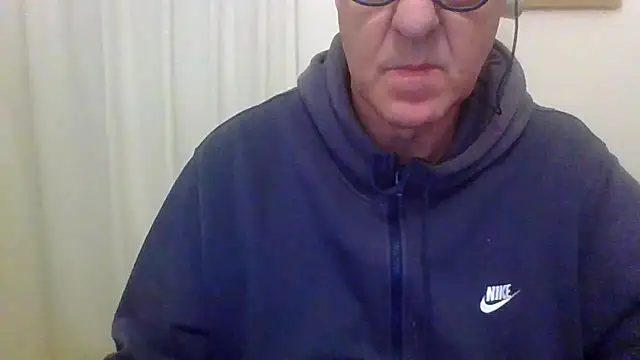 ANONIMO7735 Show in webcam