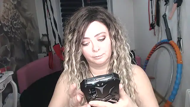 MISSwithDOLLS' Live XXX Chat