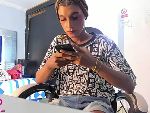 Онлайн чат XXX Ciara_HotTs