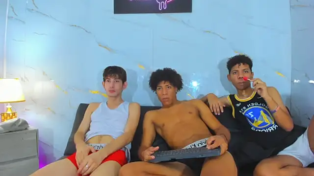 Spicy_guys Chat XXX in diretta