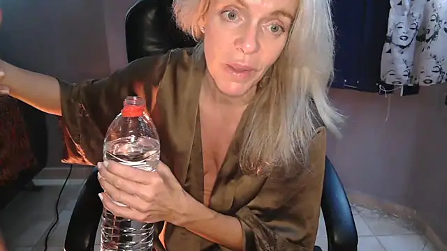 LadyMissNipsnLips – webcam-show