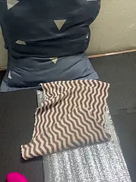 -Suka-a Chat XXX live