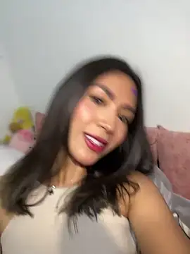 Mila_Morgan élő XXX-chatje