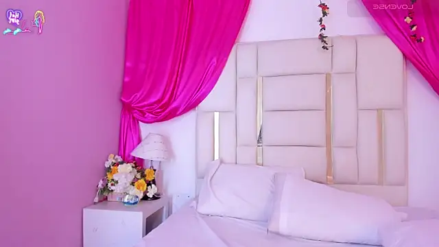 Silvanna-Casstro Live XXX-Chat