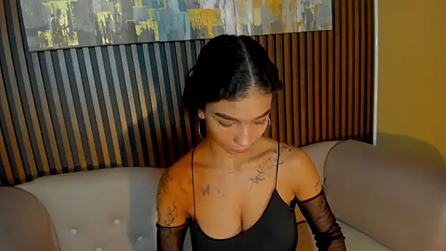 LauraAristizabal's Live XXX Chat