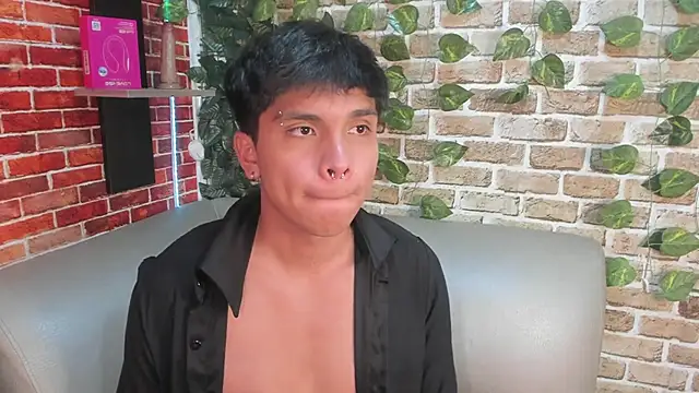 Chatroom XXX en direct de Thiago_Kozak