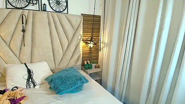 KimberlyFox_t Chat XXX in diretta