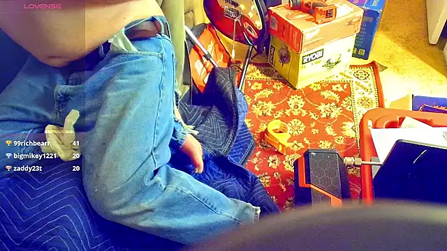 DoMeDoggyNow webkamerás műsora