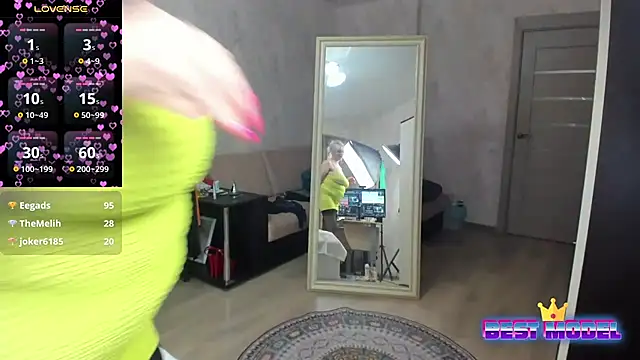 urakraus 现场XXX聊天