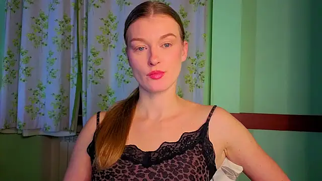 MysticVenus_ Adlı Modelin Canlı XXX Sohbeti