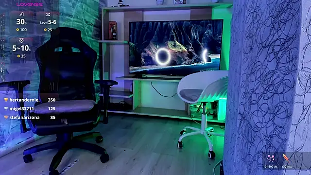 NicoKinggs_ Show in webcam