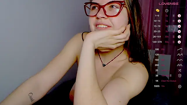 Pertunjukan Kamera Web Sarah_HS