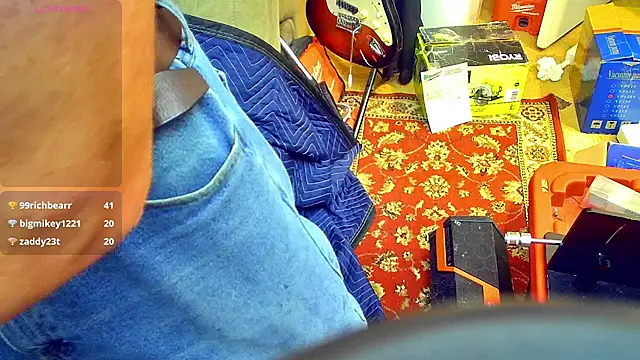 DoMeDoggyNow Show in webcam