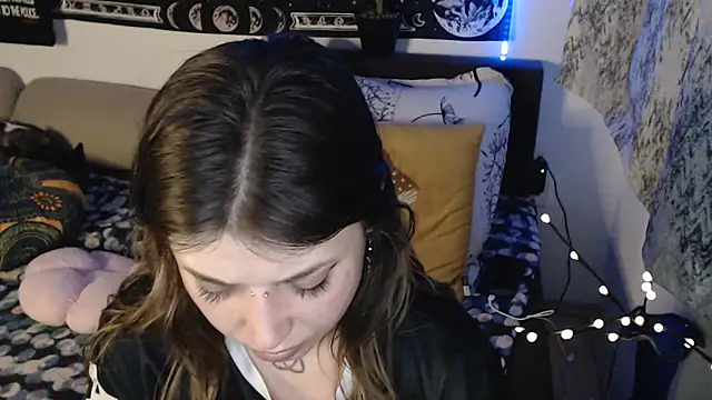 AlienforTwenty Webcam show