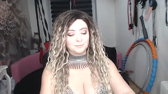 MISSwithDOLLS Webcamshow